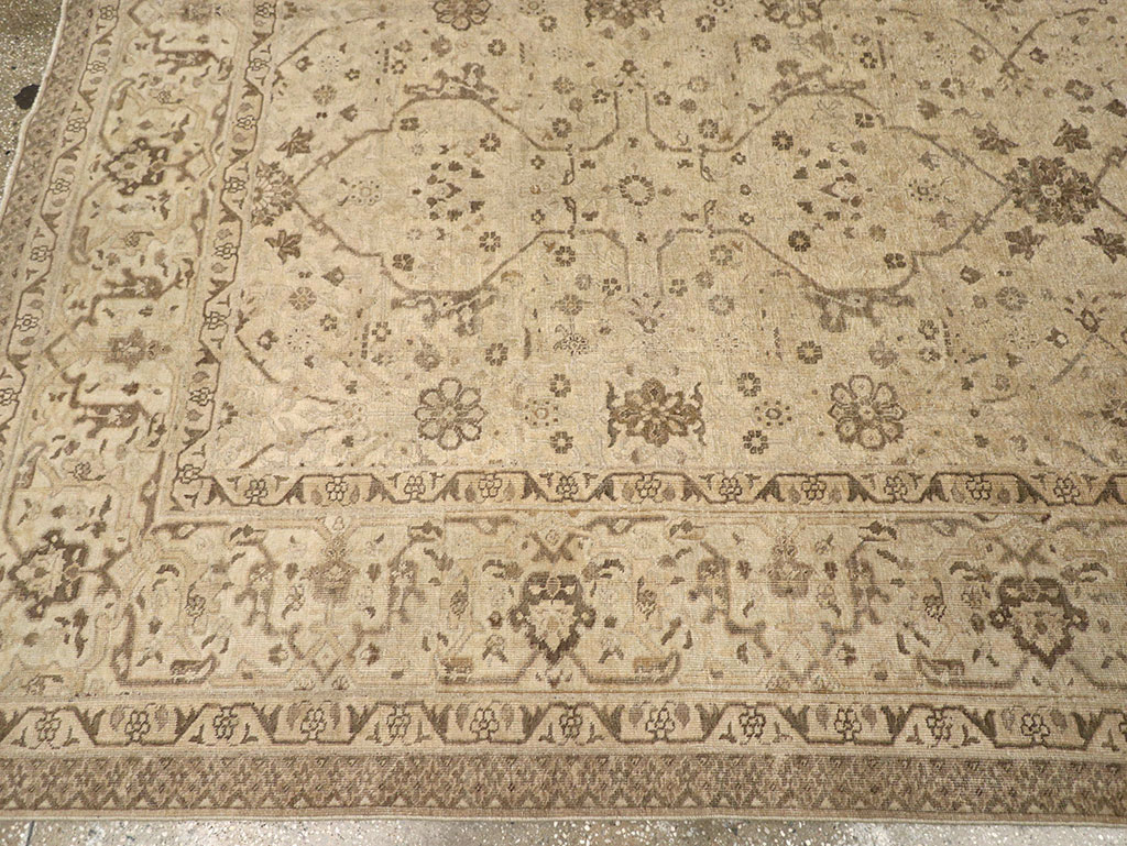 Antique Persian Tabriz Room Size Carpet, No.24379 - Gsblank