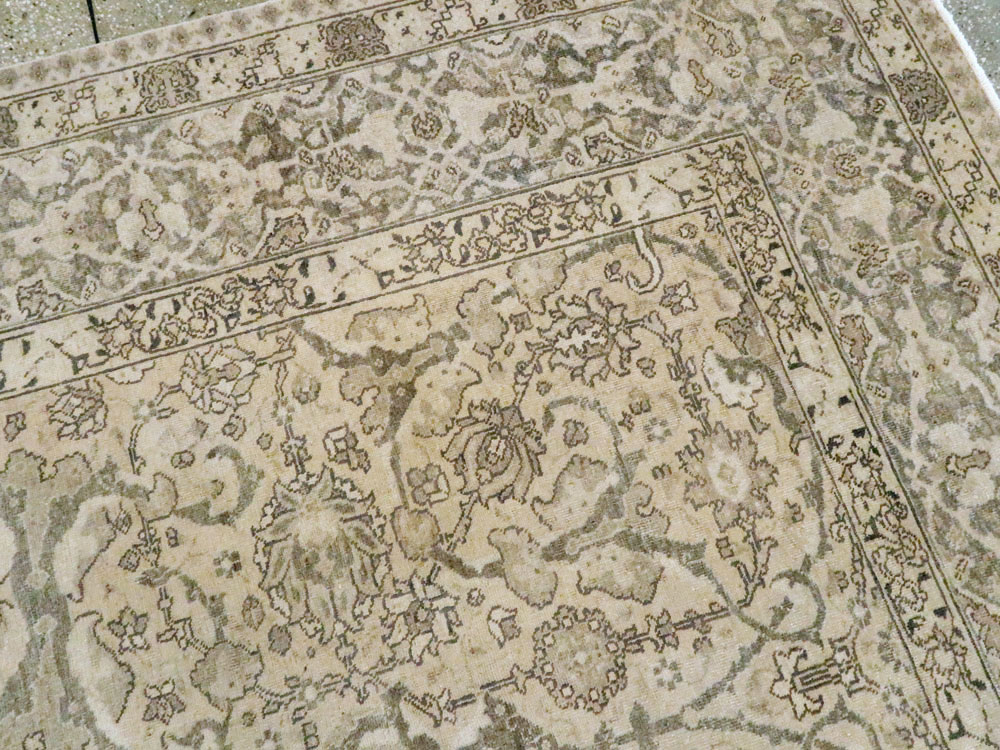 Antique Persian Tabriz Carpet, No.24389 - Gsblank