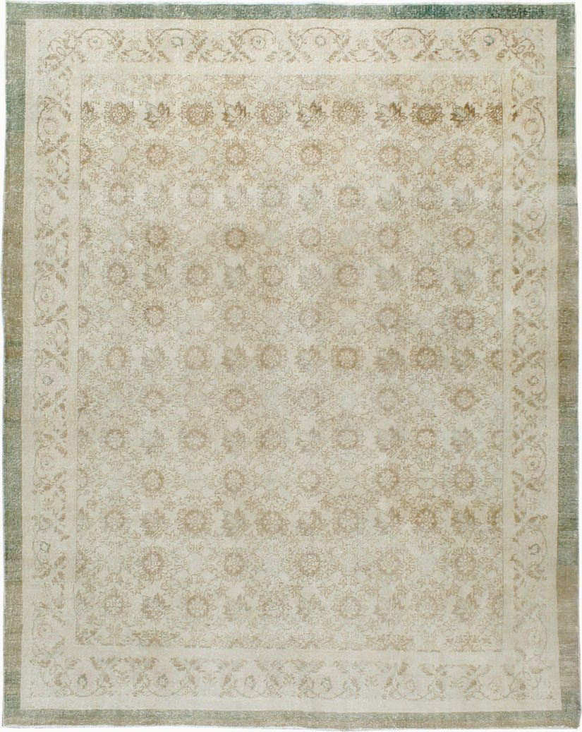 Vintage Turkish Sivas Distressed Rug, No.24401 - Gsblank