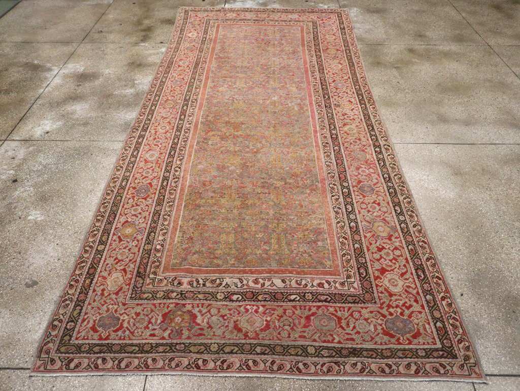Antique Persian Mahal Gallery Carpet, No.24410 - Gsblank