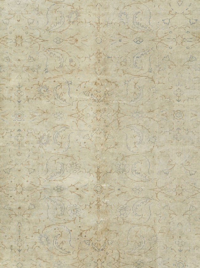 Vintage Turkish Sivas Distressed Carpet, No.24414 - Gsblank