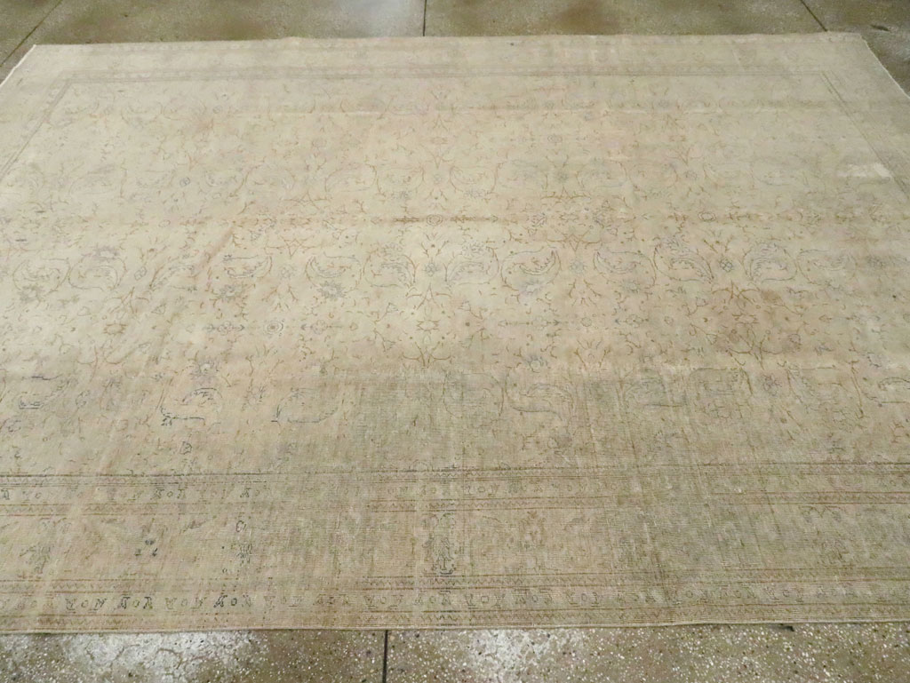 Vintage Turkish Sivas Distressed Carpet, No.24414 - Gsblank