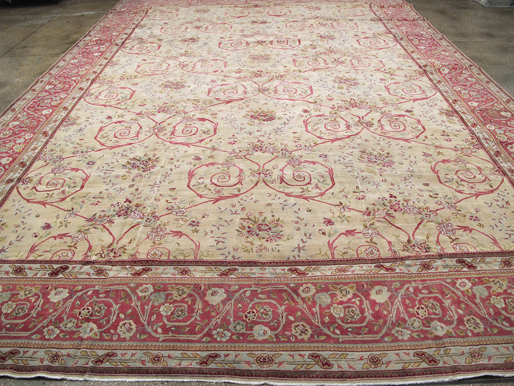 Antique Persian Sarouk Carpet, No.24433 - Gsblank