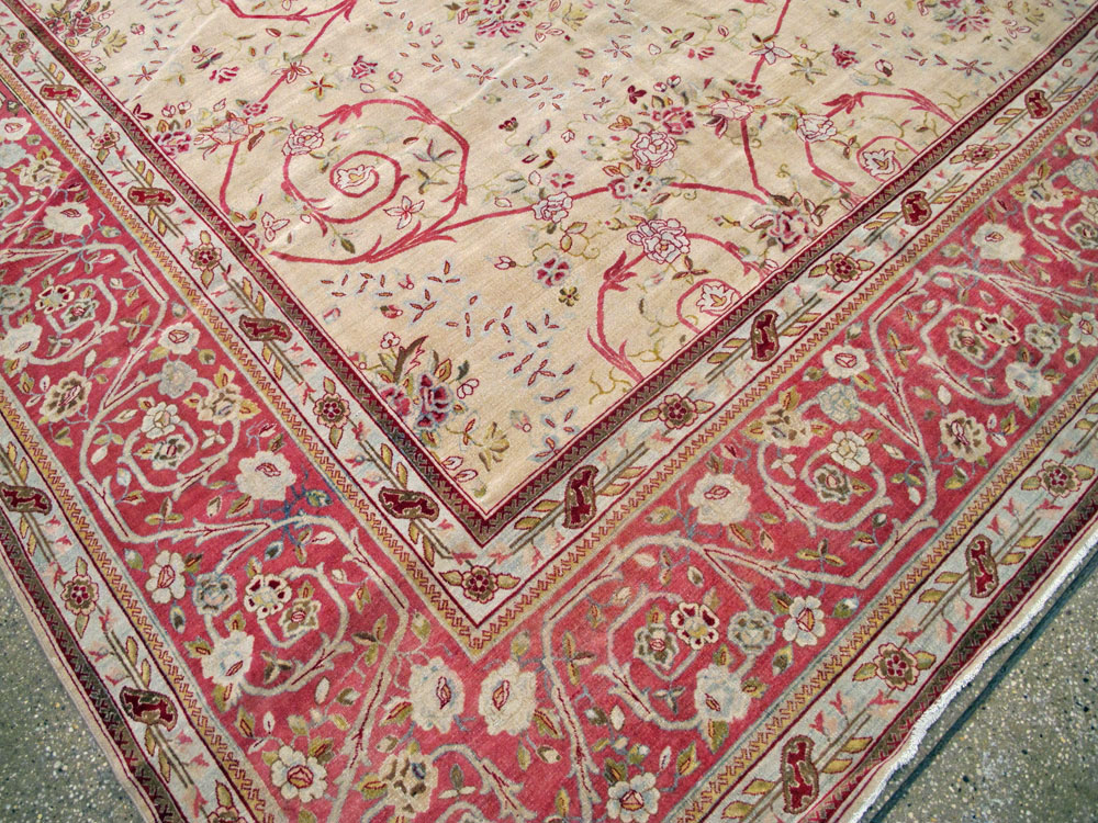 Antique Persian Sarouk Carpet, No.24433 - Gsblank