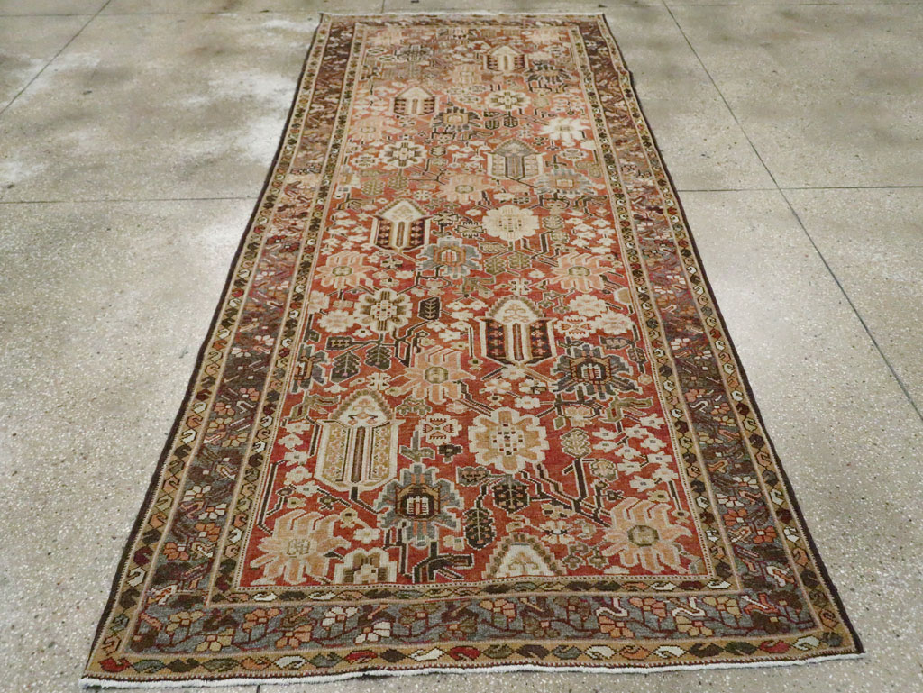 Antique Persian Bakhtiari Gallery Carpet, No.24455 - Gsblank