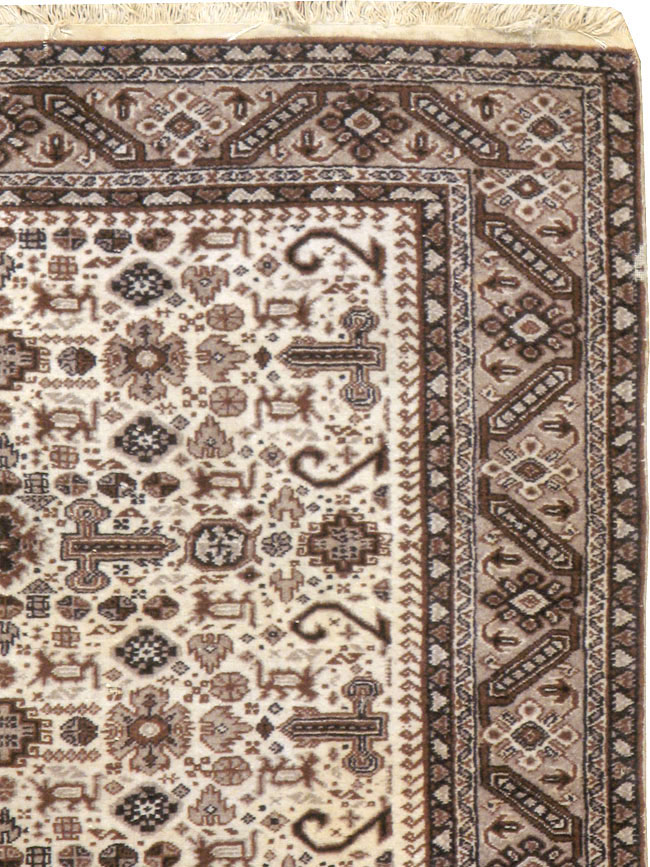 Vintage Persian Tabriz Rug, No.24463 - Gsblank