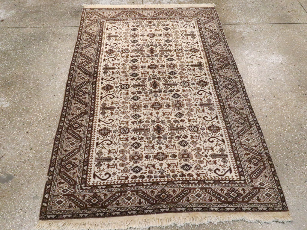 Vintage Persian Tabriz Rug, No.24463 - Gsblank