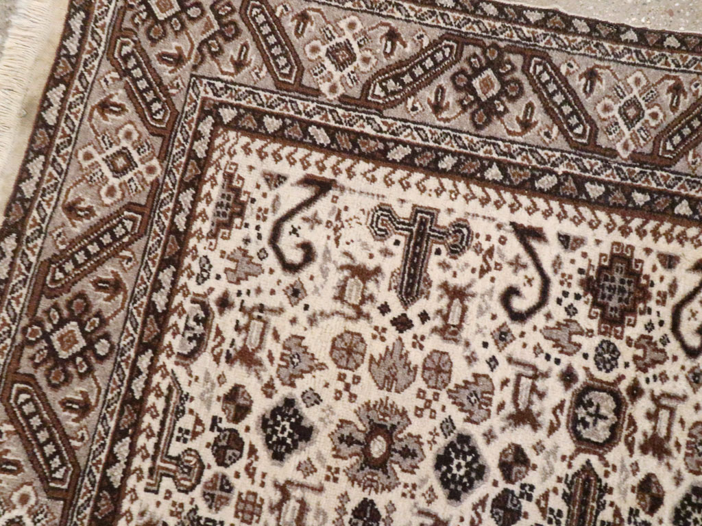 Vintage Persian Tabriz Rug, No.24463 - Gsblank