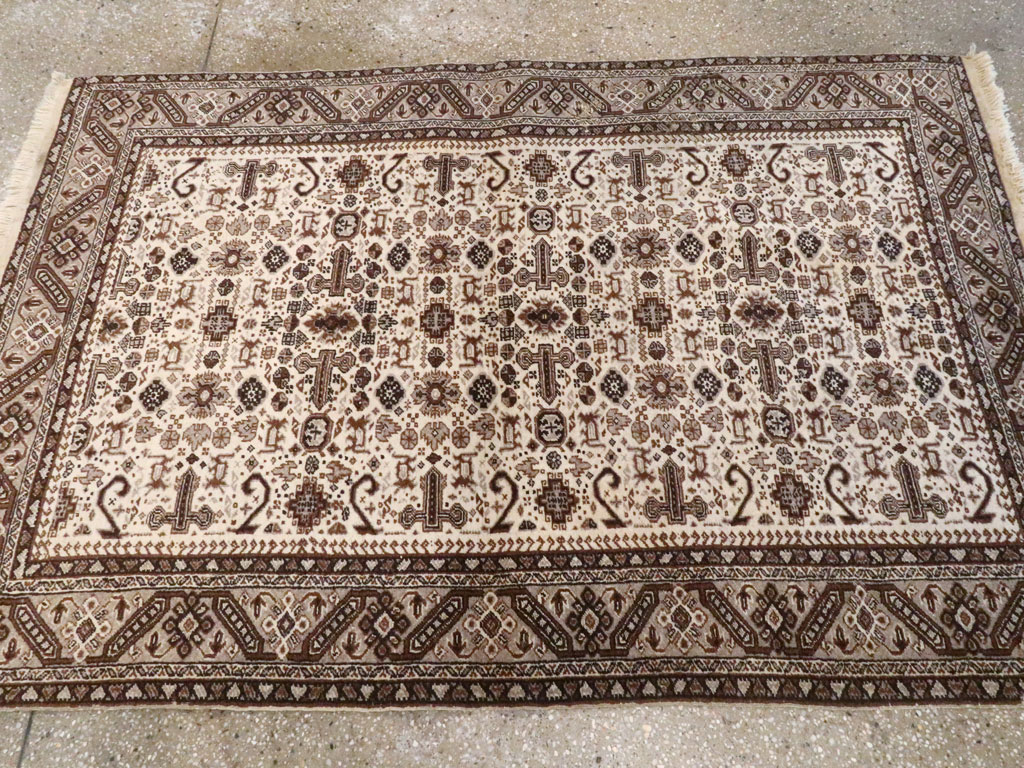 Vintage Persian Tabriz Rug, No.24463 - Gsblank