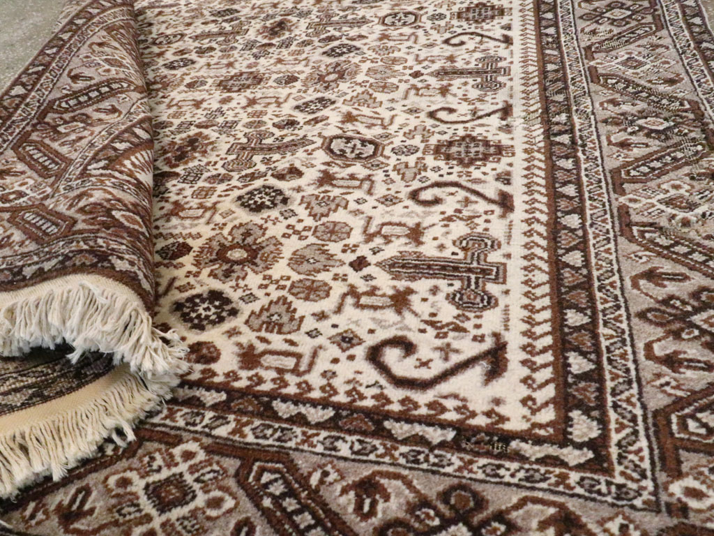 Vintage Persian Tabriz Rug, No.24463 - Gsblank