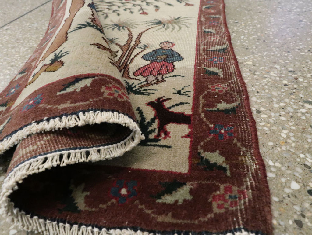 Vintage Persian Tabriz Pictorial Rug, No.24526 - Gsblank