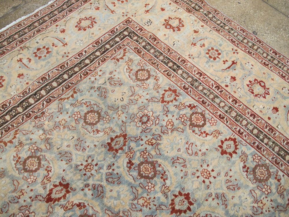 Antique Persian Tabriz Carpet, No.24559 - Gsblank