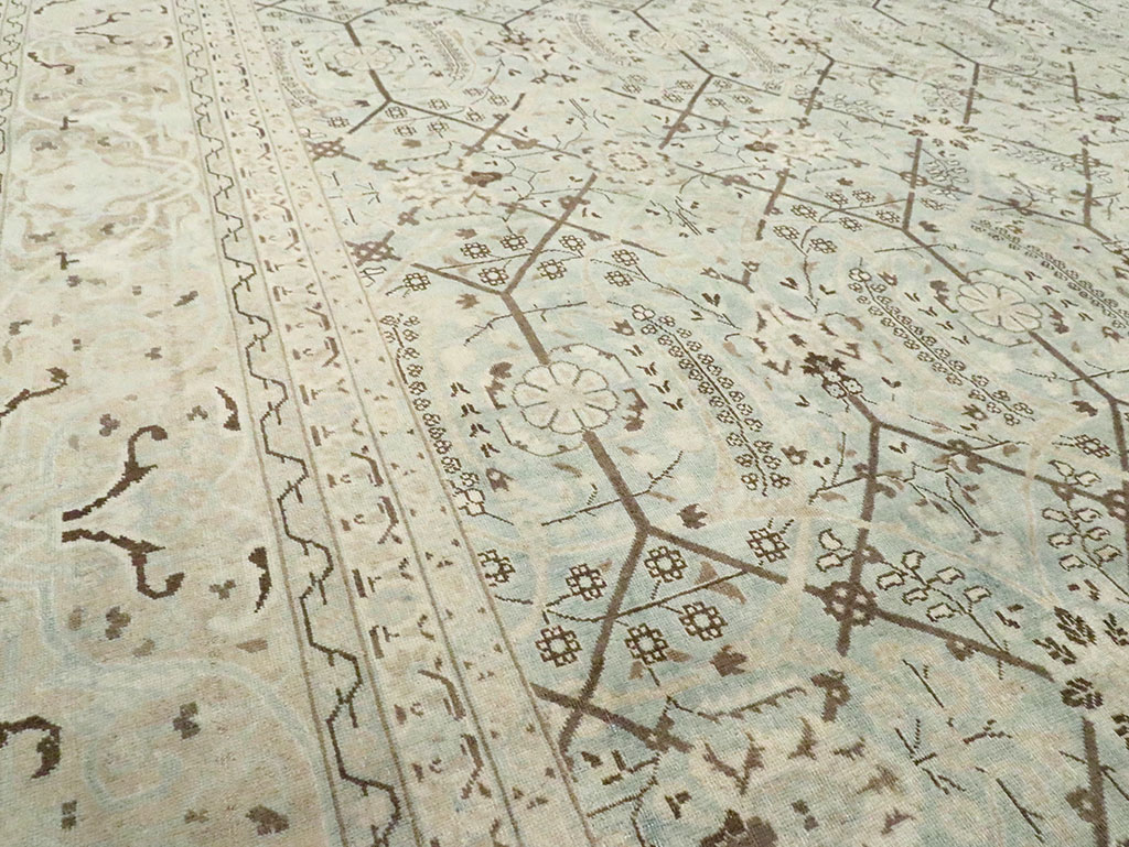 Antique Persian Tabriz Carpet, No.24579 - Gsblank