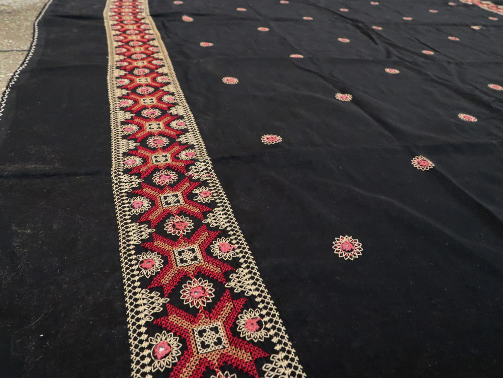 Vintage Persian Embroidered Textile, No.24590 - Gsblank