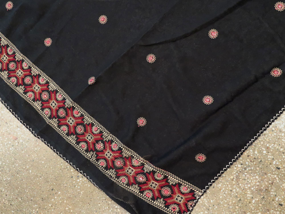 Vintage Persian Embroidered Textile, No.24590 - Gsblank