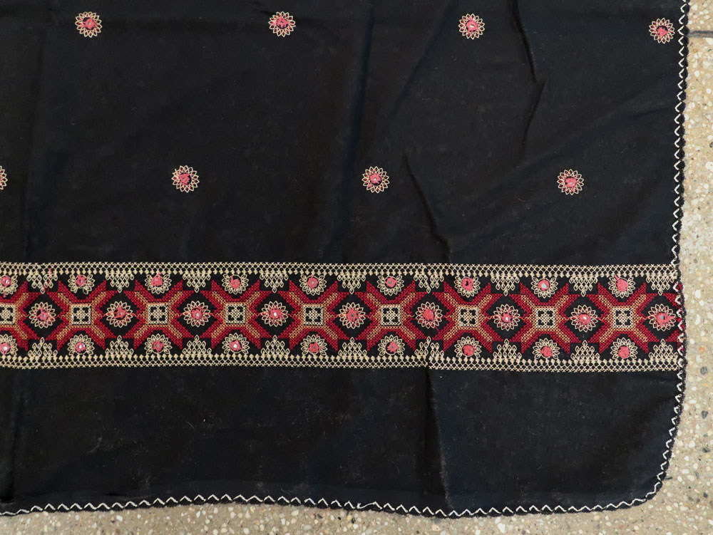 Vintage Persian Embroidered Textile, No.24590 - Gsblank