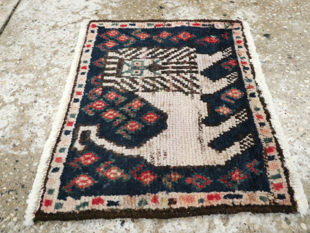 Antique Persian Hamadan Pictorial Rug, No.24612 - Gsblank