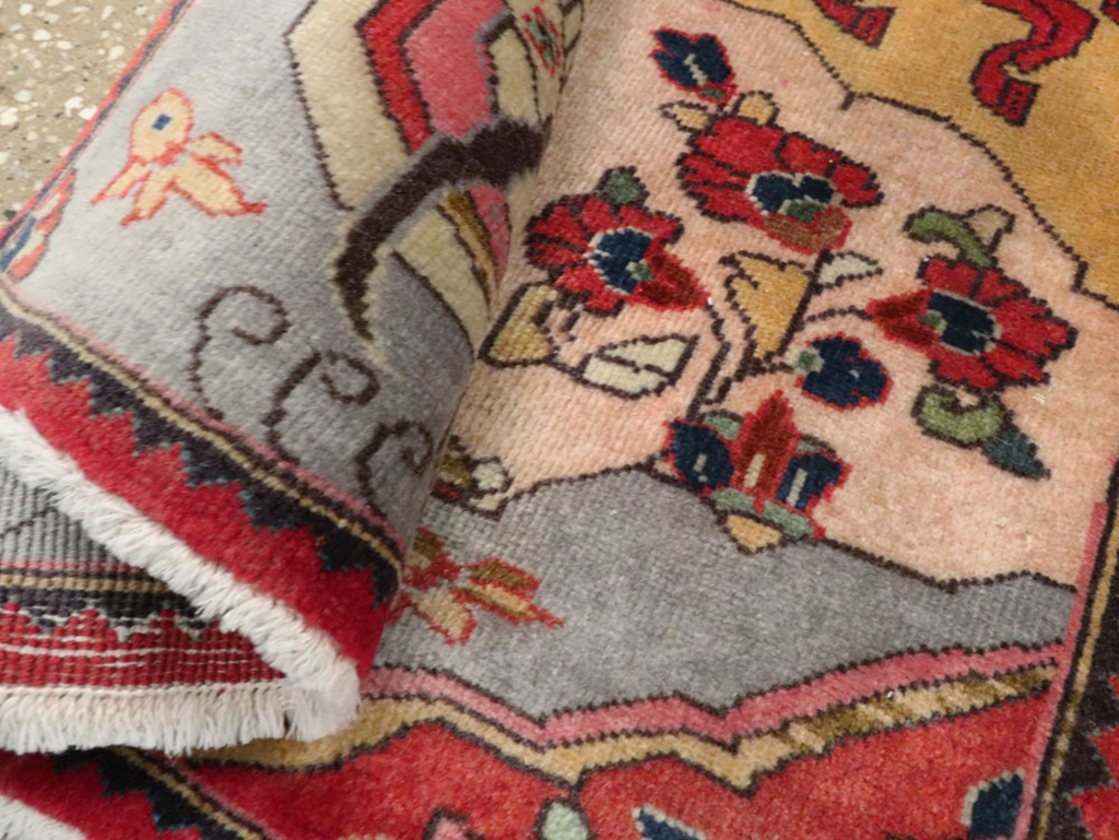 Vintage Persian Tabriz Pictorial Rug, No.24615 - Gsblank