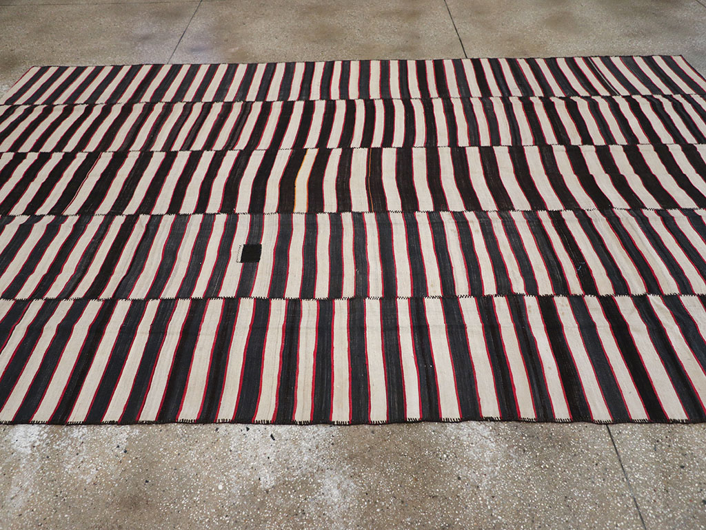 Vintage Persian Flatweave Kilim Room Size Carpet, No.24627 - Gsblank