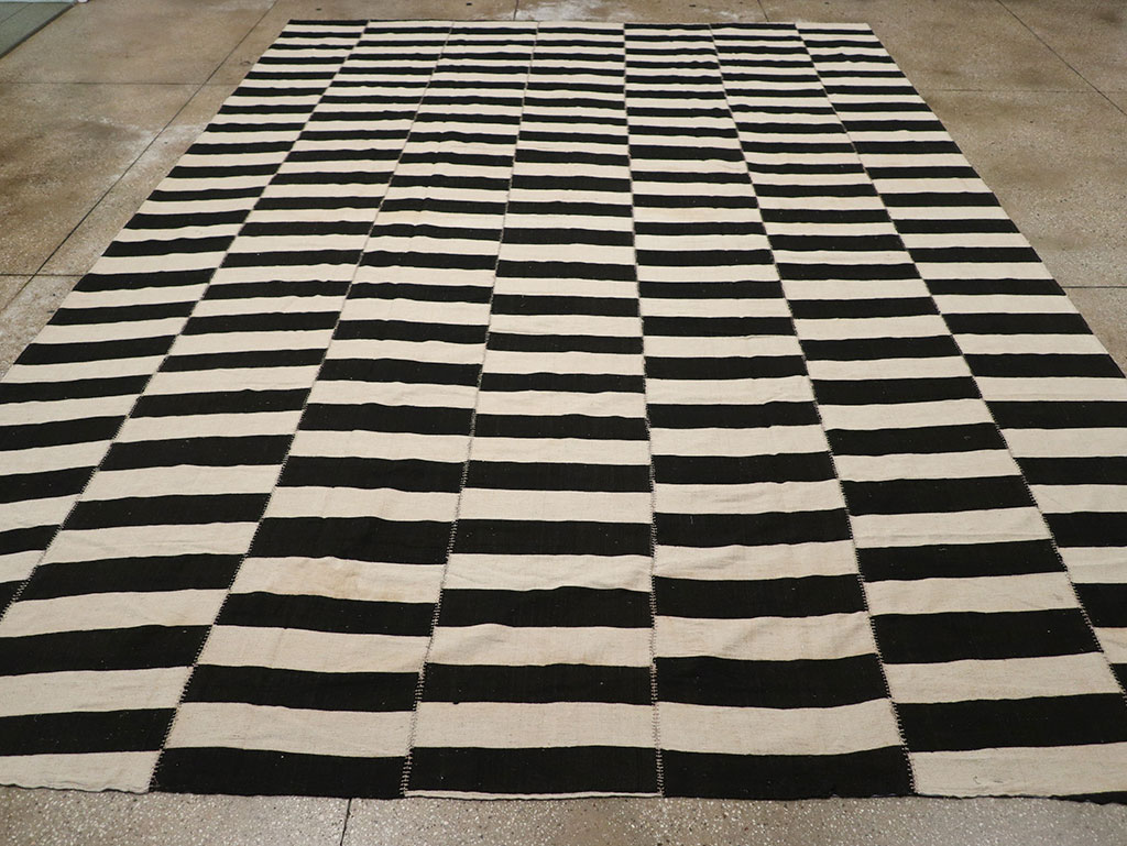 Modern Persian Flatweave Kilim Room Size Carpet, No.24628 - Gsblank