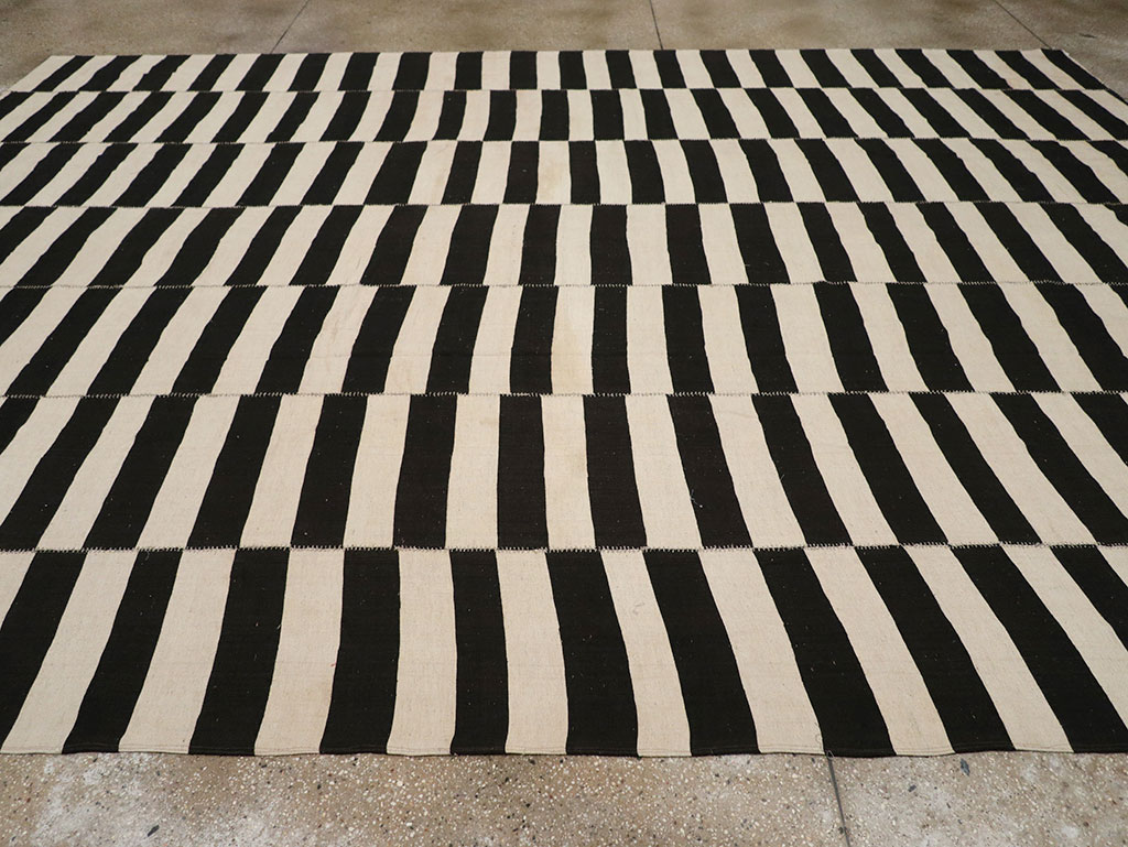 Modern Persian Flatweave Kilim Room Size Carpet, No.24628 - Gsblank