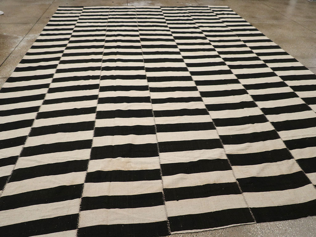 Modern Persian Flatweave Kilim Room Size Carpet, No.24628 - Gsblank