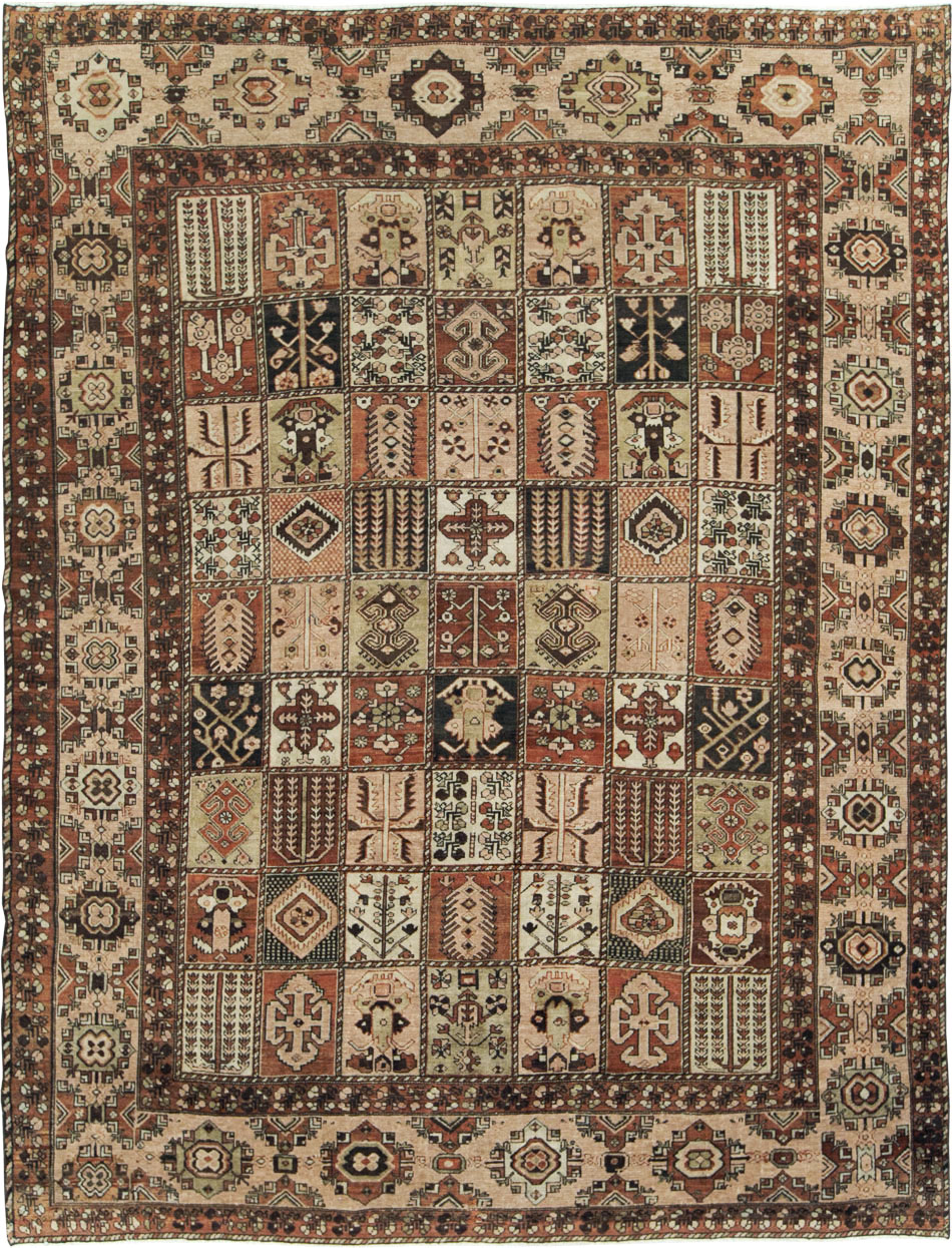 Vintage Persian Bakhtiari Room Size Rug, No.24672 - Gsblank
