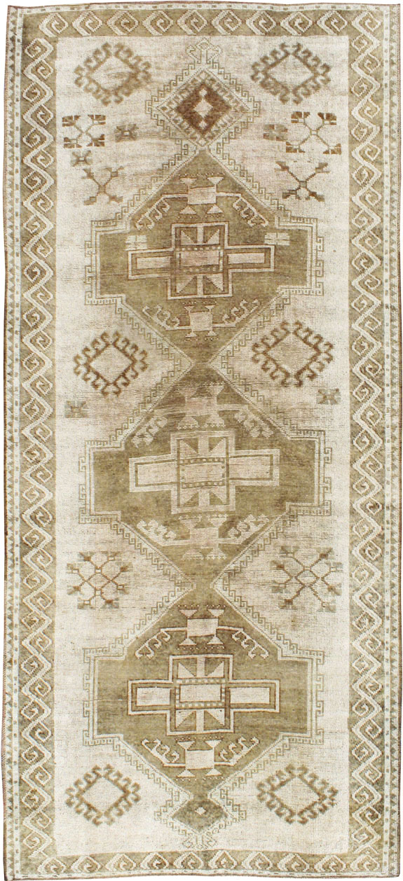 Vintage Turkish Anatolian Gallery Carpet, No.24737 - Gsblank