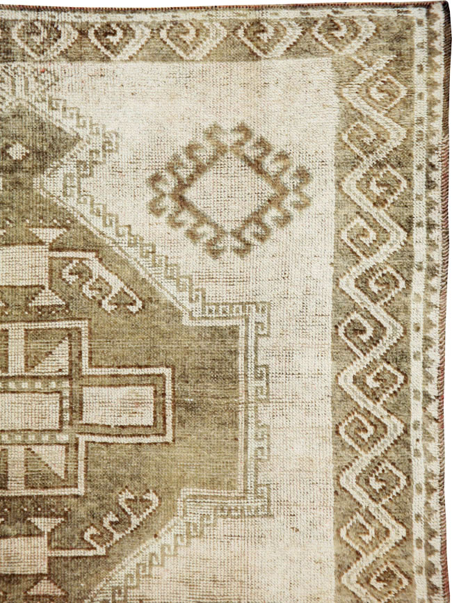 Vintage Turkish Anatolian Gallery Carpet, No.24737 - Gsblank