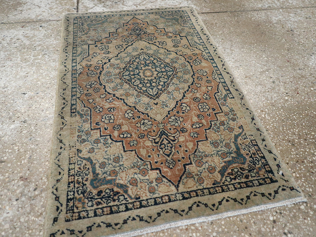Antique Persian Tabriz Hagi Jalili Throw Rug, No.24874 - Gsblank