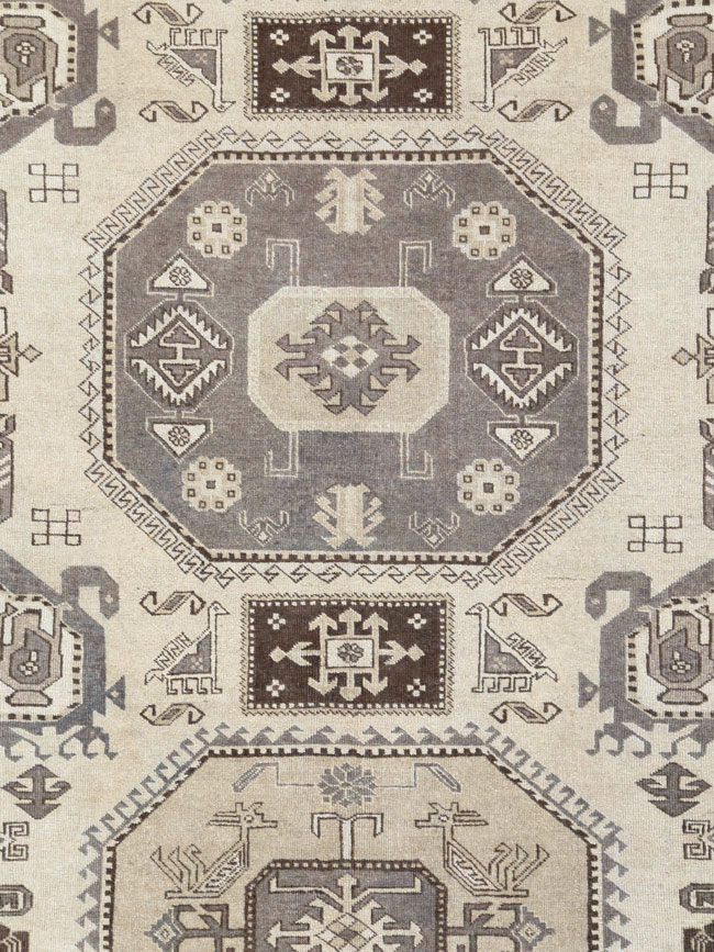 Vintage Persian Veece Carpet, No.24880 - Gsblank