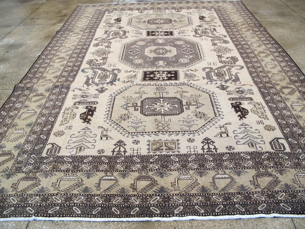 Vintage Persian Veece Carpet, No.24880 - Gsblank