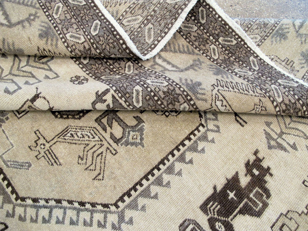 Vintage Persian Veece Carpet, No.24880 - Gsblank