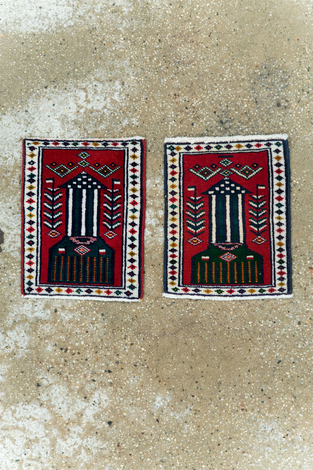 Vintage Persian Pictorial Baluch Rug (Pair: 1 of 2), No.24905 - Gsblank