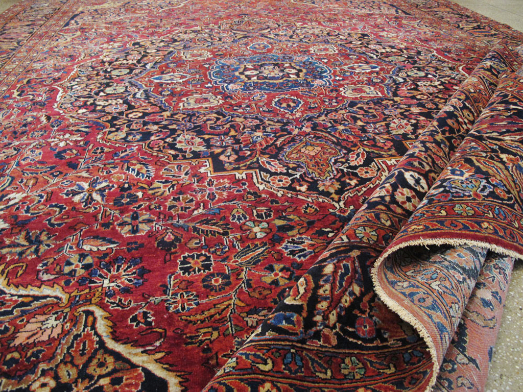 Antique Persian Sarouk Carpet, No.25095 - Gsblank