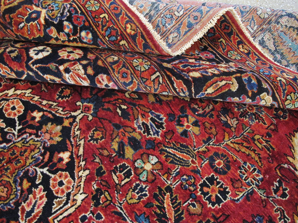 Antique Persian Sarouk Carpet, No.25095 - Gsblank