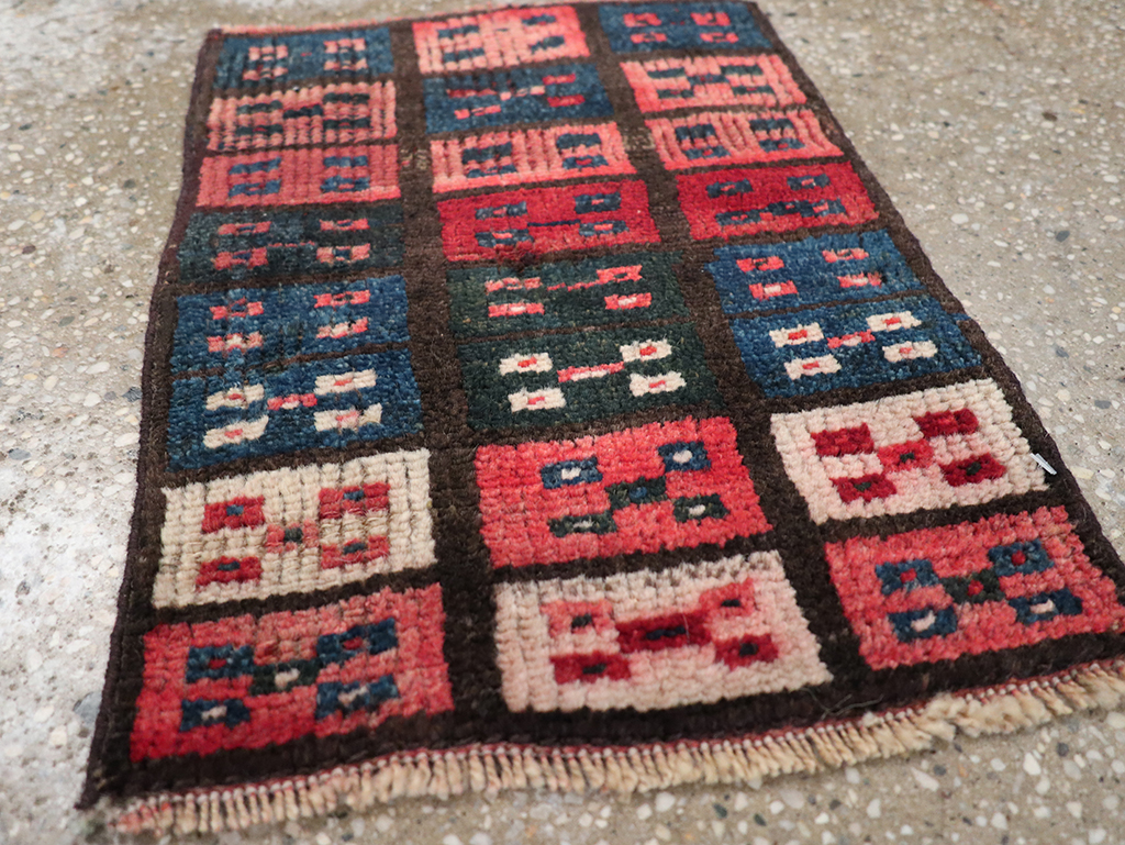 Vintage Persian Gabbeh Throw Rug, No.25174 - Gsblank