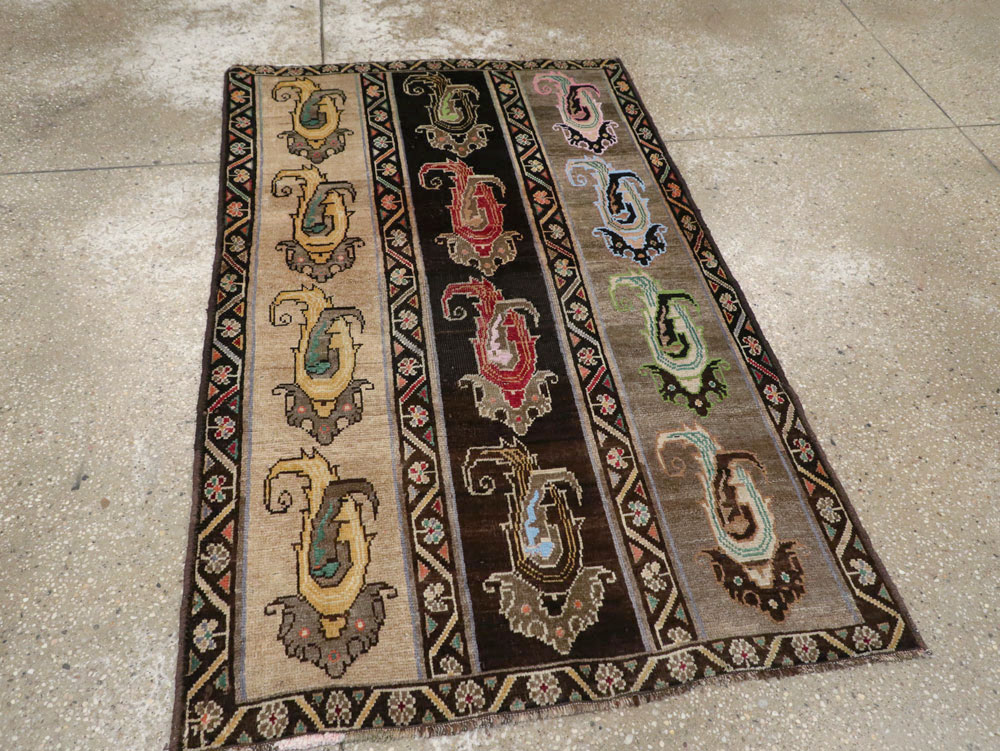 Vintage Persian Shiraz Rug, No.25208 - Gsblank