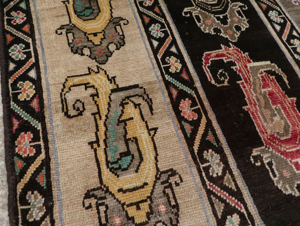 Vintage Persian Shiraz Rug, No.25208 - Gsblank