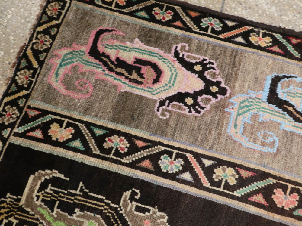 Vintage Persian Shiraz Rug, No.25208 - Gsblank