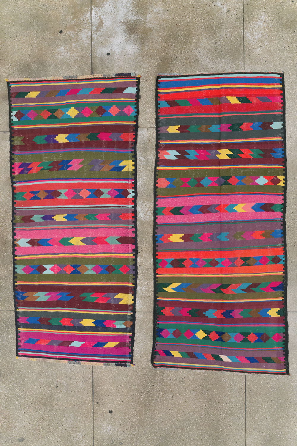 Vintage Persian Flatweave Kilim Rug (Pair: 1 of 2), No.25217 - Gsblank