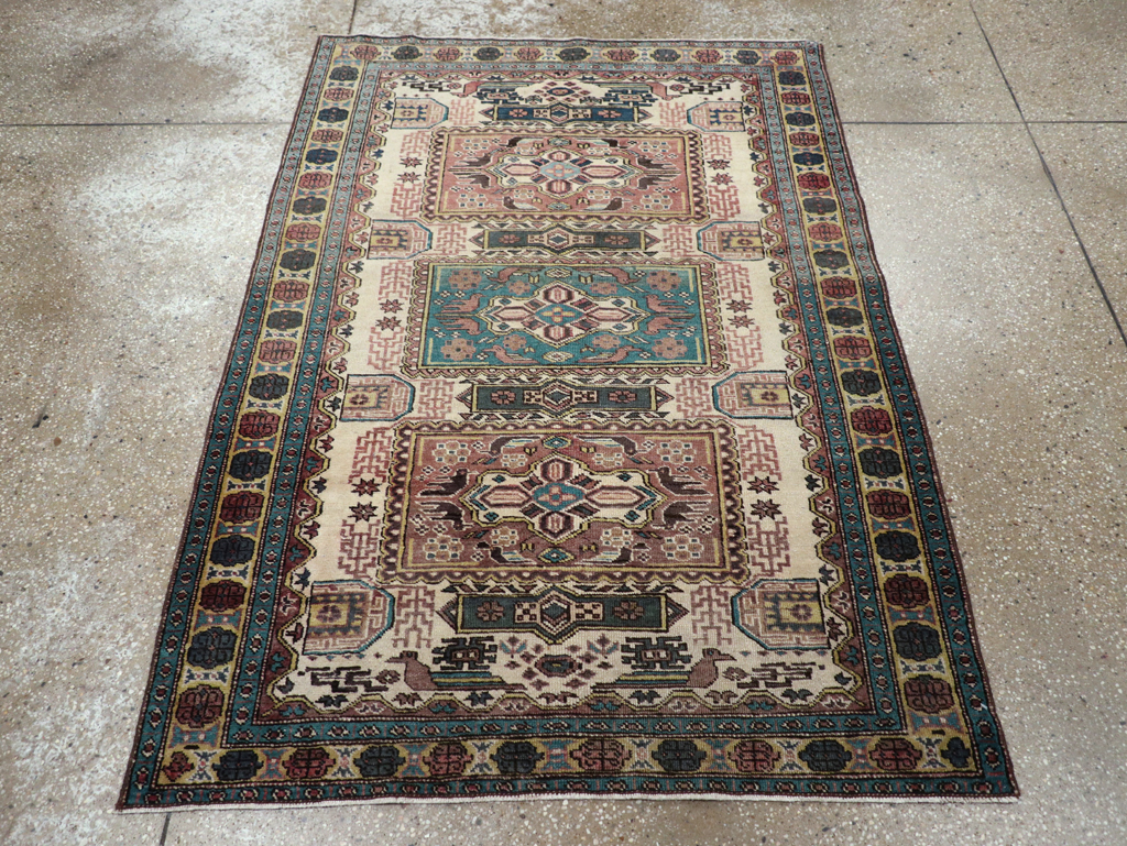 Vintage Persian Veece Throw Rug, No.25222 - Gsblank