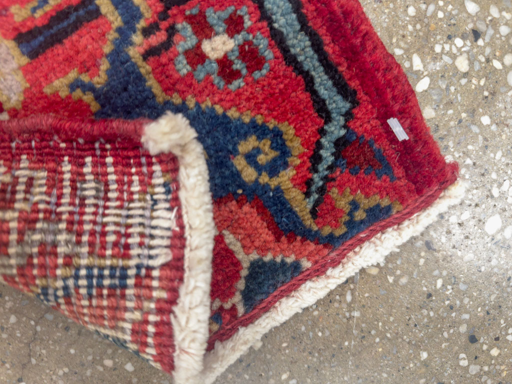 Vintage Persian Heriz Square Throw Rug, No.25250 - Gsblank