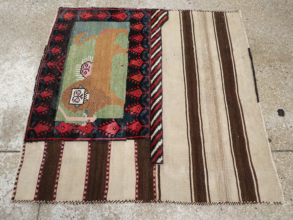 Vintage Persian Bakhtiari Pictorial Rug, No.25259 - Gsblank