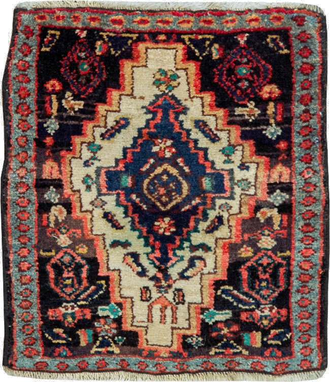 Vintage Persian Senneh Square Throw Rug, No.25276 - Gsblank