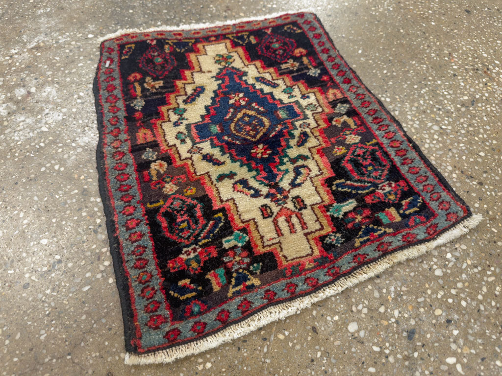 Vintage Persian Senneh Square Throw Rug, No.25276 - Gsblank