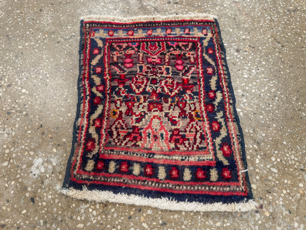 Vintage Persian Senneh Throw Rug, No.25277 - Gsblank