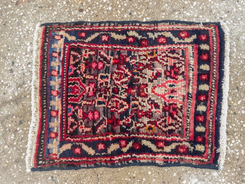 Vintage Persian Senneh Throw Rug, No.25277 - Gsblank