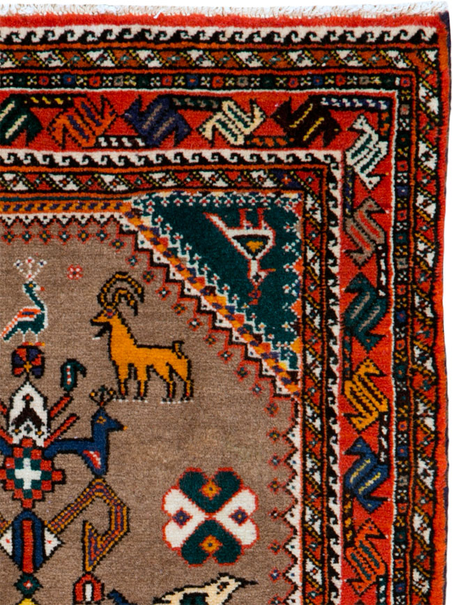 Vintage Persian Shiraz Pictorial Rug, No.25297 - Gsblank