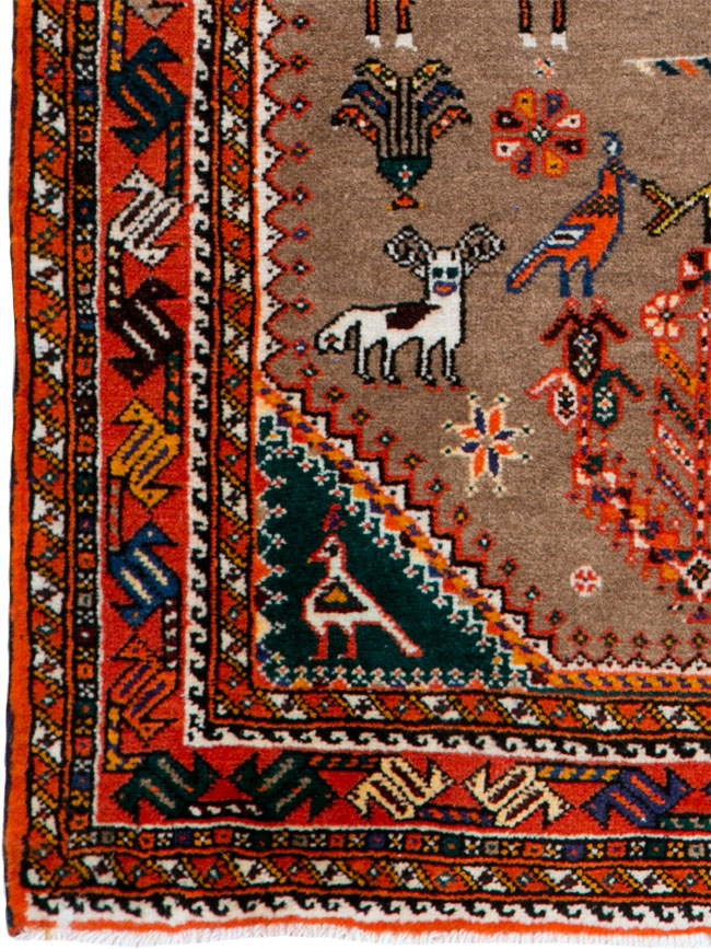 Vintage Persian Shiraz Pictorial Rug, No.25297 - Gsblank